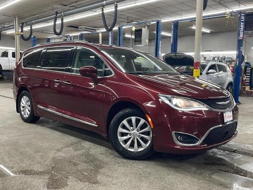2018 Chrysler Pacifica Touring-L