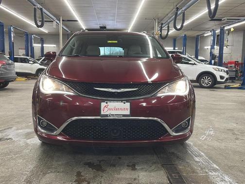 2018 Chrysler Pacifica Touring-L