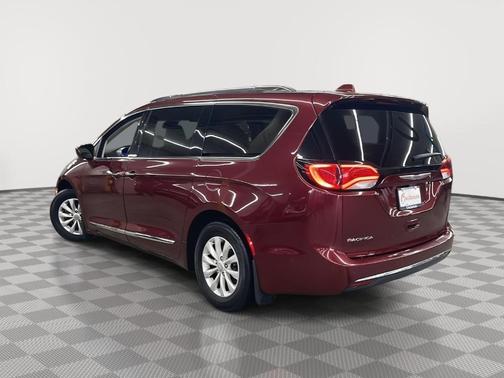 2018 Chrysler Pacifica Touring-L