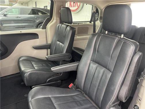 2015 Chrysler Town & Country Touring