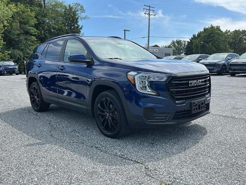 Marine Metallic 2022 GMC Terrain SLE