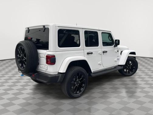 Bright White Clearcoat 2023 Jeep Wrangler 4xe Sahara