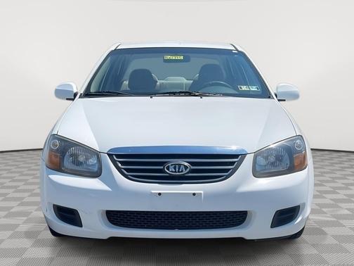 White 2009 Kia Spectra EX