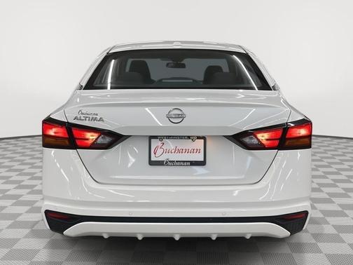 Pearl White Tri-Coat 2025 Nissan Altima SV