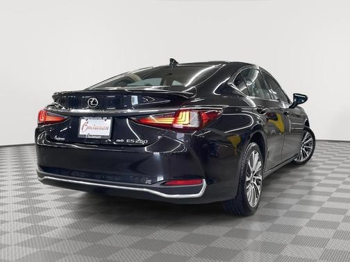 2021 Lexus ES 250