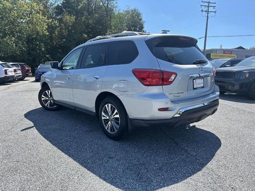 2020 Nissan Pathfinder S
