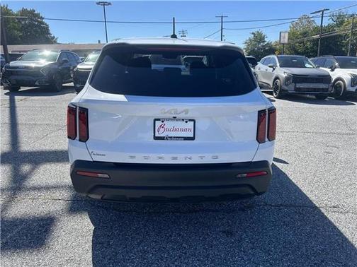 2022 Kia Sorento LX