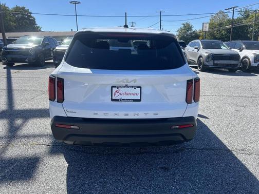 2022 Kia Sorento LX