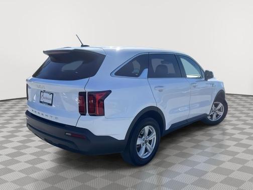 2022 Kia Sorento LX