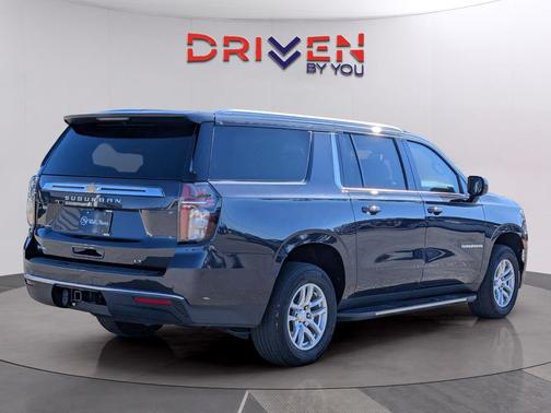 2023 Chevrolet Suburban LT