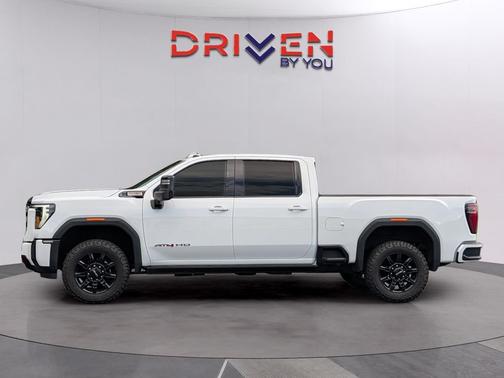Summit White 2024 GMC Sierra 2500 AT4