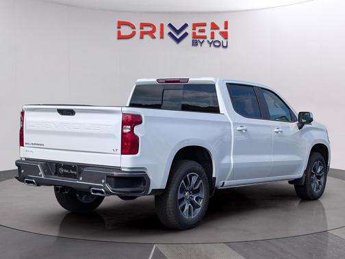 Summit White 2026 Chevrolet Silverado 1500 LT