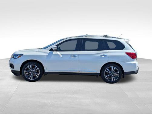 2017 Nissan Pathfinder Platinum