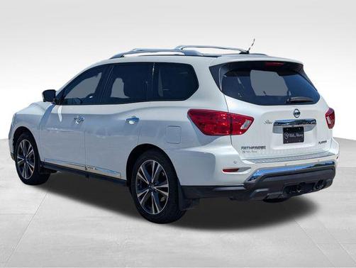 2017 Nissan Pathfinder Platinum