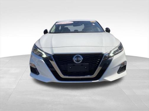 2022 Nissan Altima SR FWD