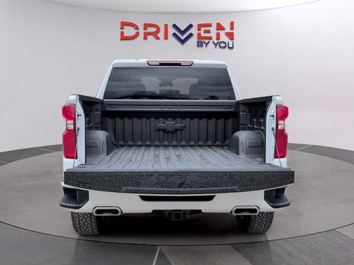 Summit White 2026 Chevrolet Silverado 1500 RST