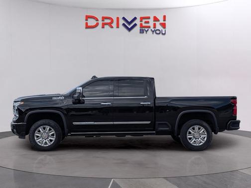 Black 2024 Chevrolet Silverado 2500 High Country