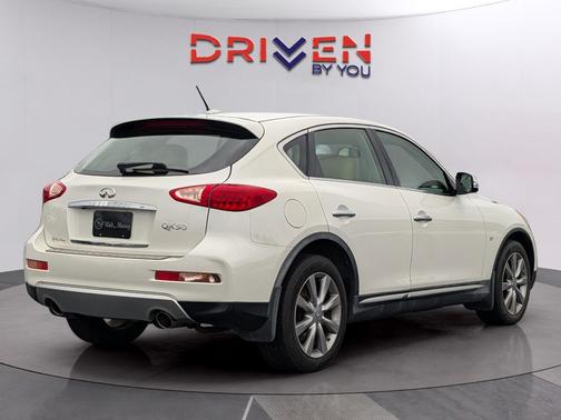 Majestic White 2017 INFINITI QX50 Base