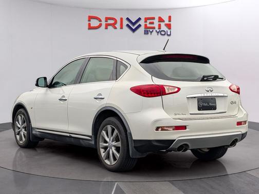 Majestic White 2017 INFINITI QX50 Base