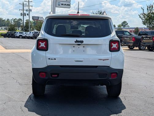 Alpine White Clearcoat 2023 Jeep Renegade Trailhawk