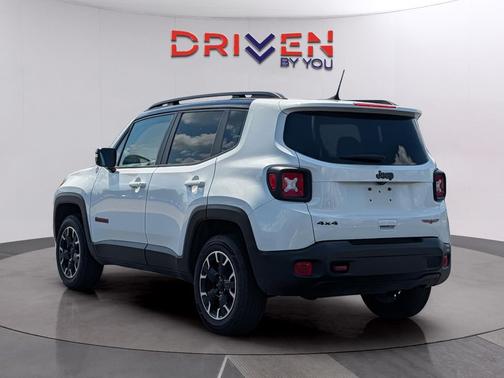 Alpine White Clearcoat 2023 Jeep Renegade Trailhawk