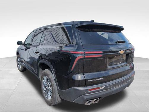 2024 Chevrolet Traverse LS