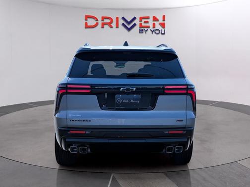Sterling Gray Metallic 2026 Chevrolet Traverse RS