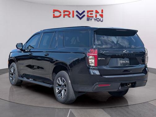 2023 Chevrolet Suburban 4WD Z71