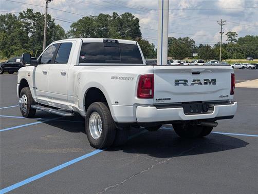 Bright White Clearcoat 2026 RAM 3500 Laramie Crew Cab 4x4 8' Box