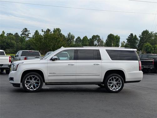 White Frost Tricoat 2020 GMC Yukon XL Denali
