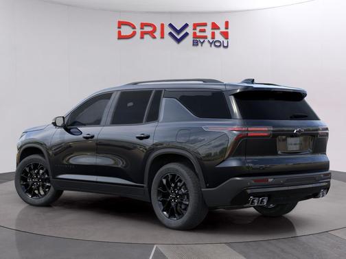 Mosaic Black Metallic 2026 Chevrolet Traverse LT
