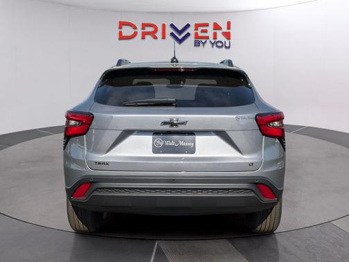 Sterling Gray Metallic 2026 Chevrolet Trax LT