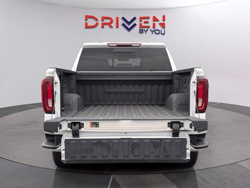 White Frost Tricoat 2022 GMC Sierra 1500 Denali