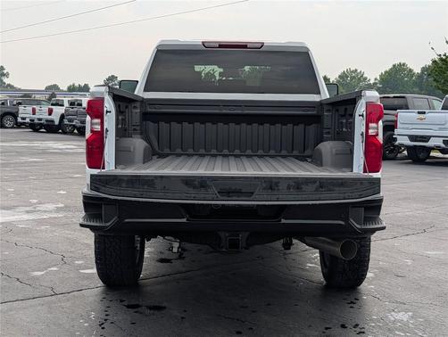 Summit White 2026 Chevrolet Silverado 2500 Custom