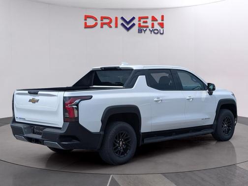 2025 Chevrolet Silverado EV LT