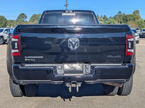 2024 RAM 3500 Laramie Crew Cab 4x4 8' Box
