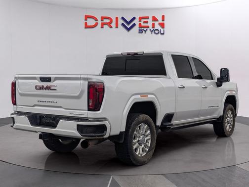 White Frost Tricoat 2023 GMC Sierra 2500 Denali
