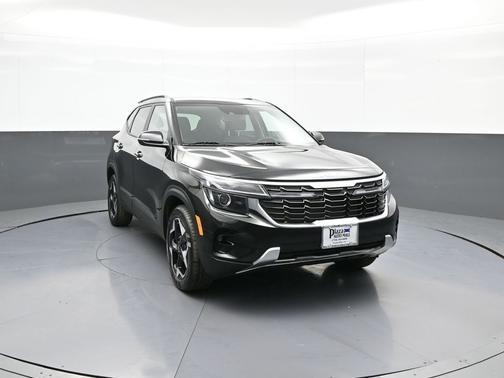Black 2025 Kia Seltos S