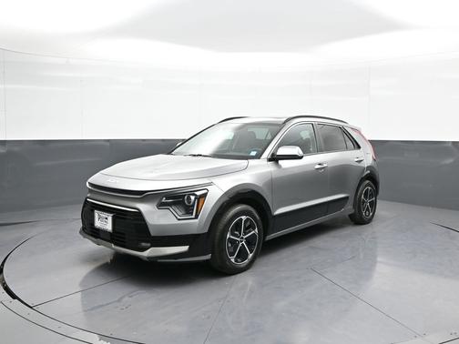 2023 Kia Niro SX
