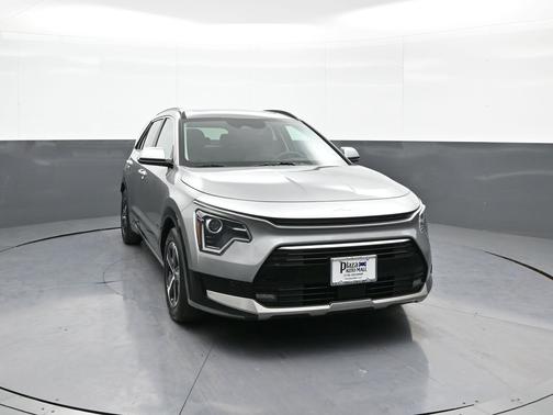 2023 Kia Niro SX