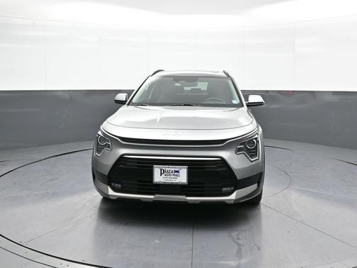 2023 Kia Niro SX