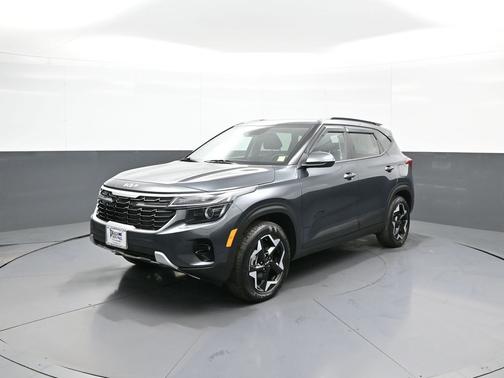 Gray 2025 Kia Seltos S