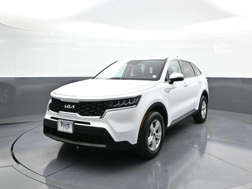 2022 Kia Sorento LX