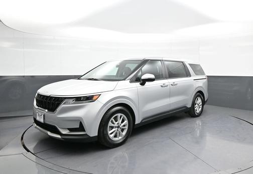 2023 Kia Carnival LX