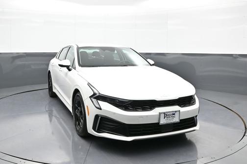 2025 Kia K5 LXS