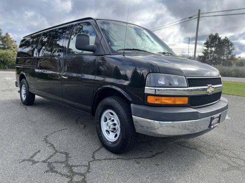 2009 Chevrolet Express 3500 LS Extended Wagon