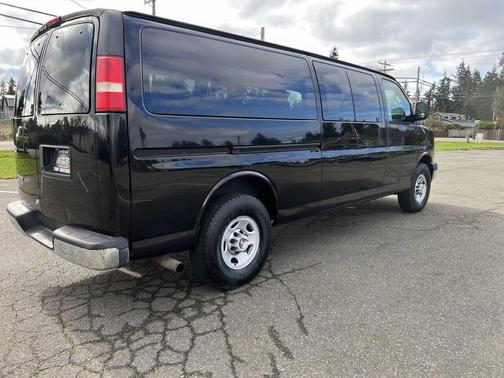 2009 Chevrolet Express 3500 LS Extended Wagon