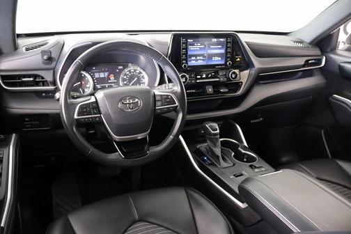2022 Toyota Highlander XSE