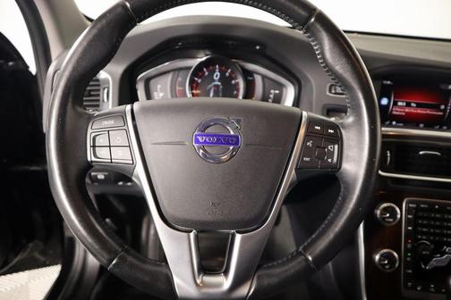 2018 Volvo V60 Cross Country T5
