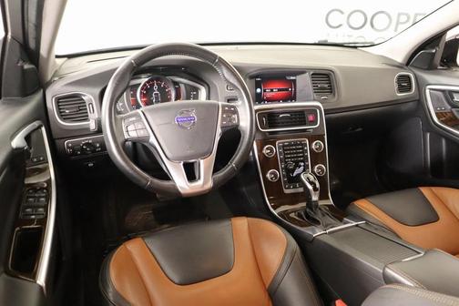 2018 Volvo V60 Cross Country T5